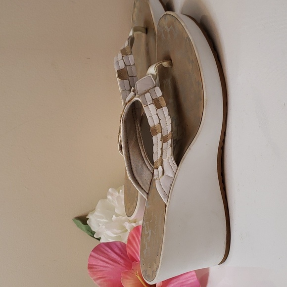 Clarks white Wedge Sandals 9 EUC - Picture 2 of 12
